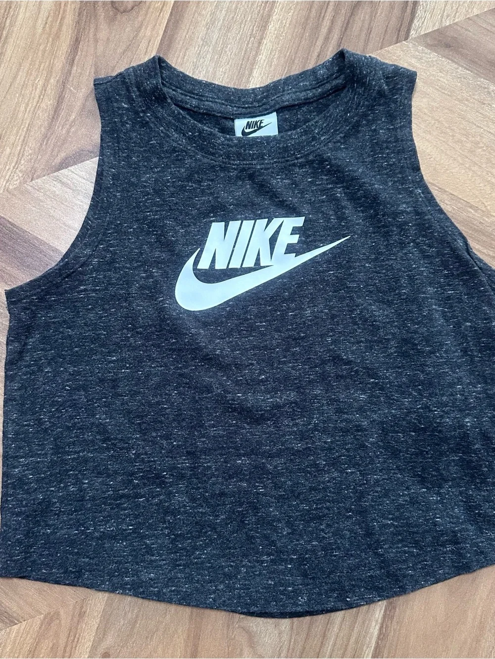 Nike heather gray crop tank top women’s medium
